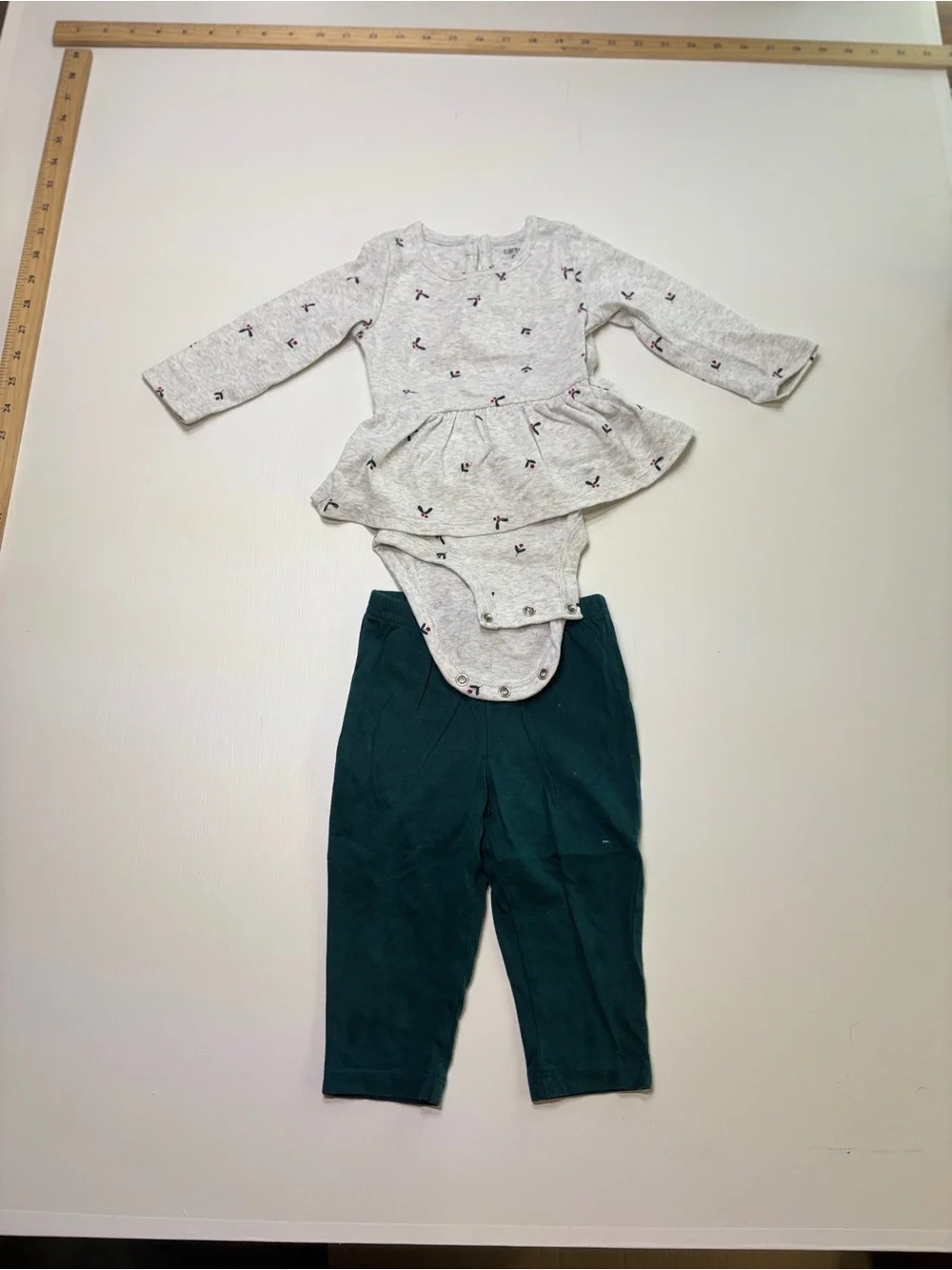 Carter’s Baby Girl 2 Piece Outfit Gray Printed Tunic Bodysuit Teal Pants 9M